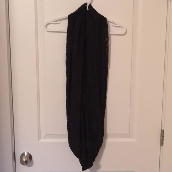 ✨2 for $10✨ Infinity scarf - Picture 1 of 4